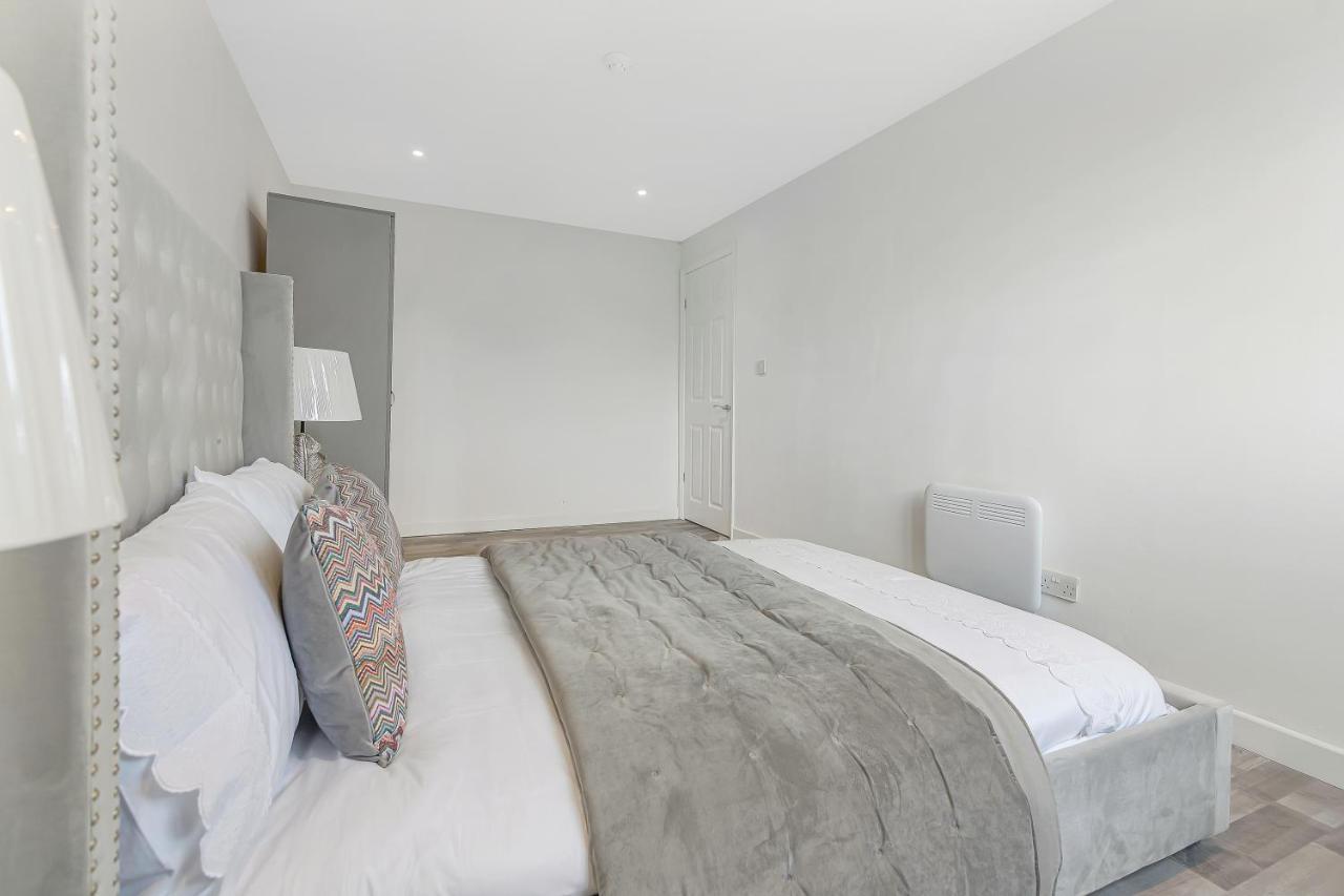 Suites By Rehoboth - Overcomers- Deptford Londra Exterior foto