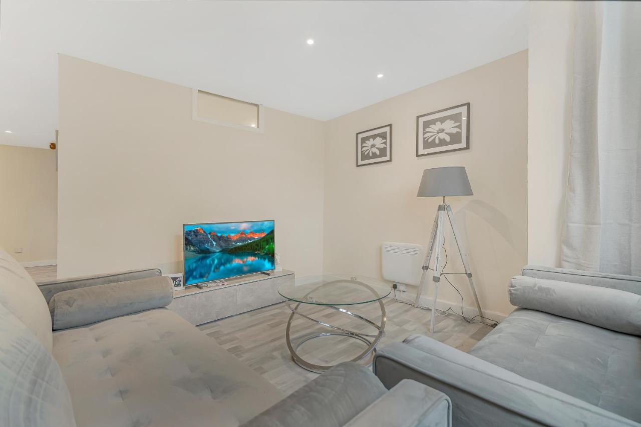 Suites By Rehoboth - Overcomers- Deptford Londra Exterior foto