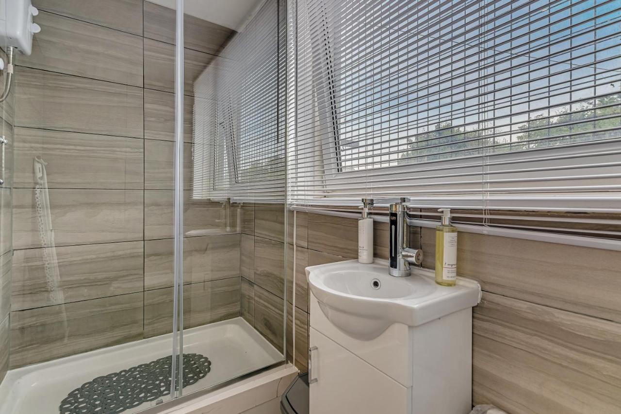 Suites By Rehoboth - Overcomers- Deptford Londra Exterior foto