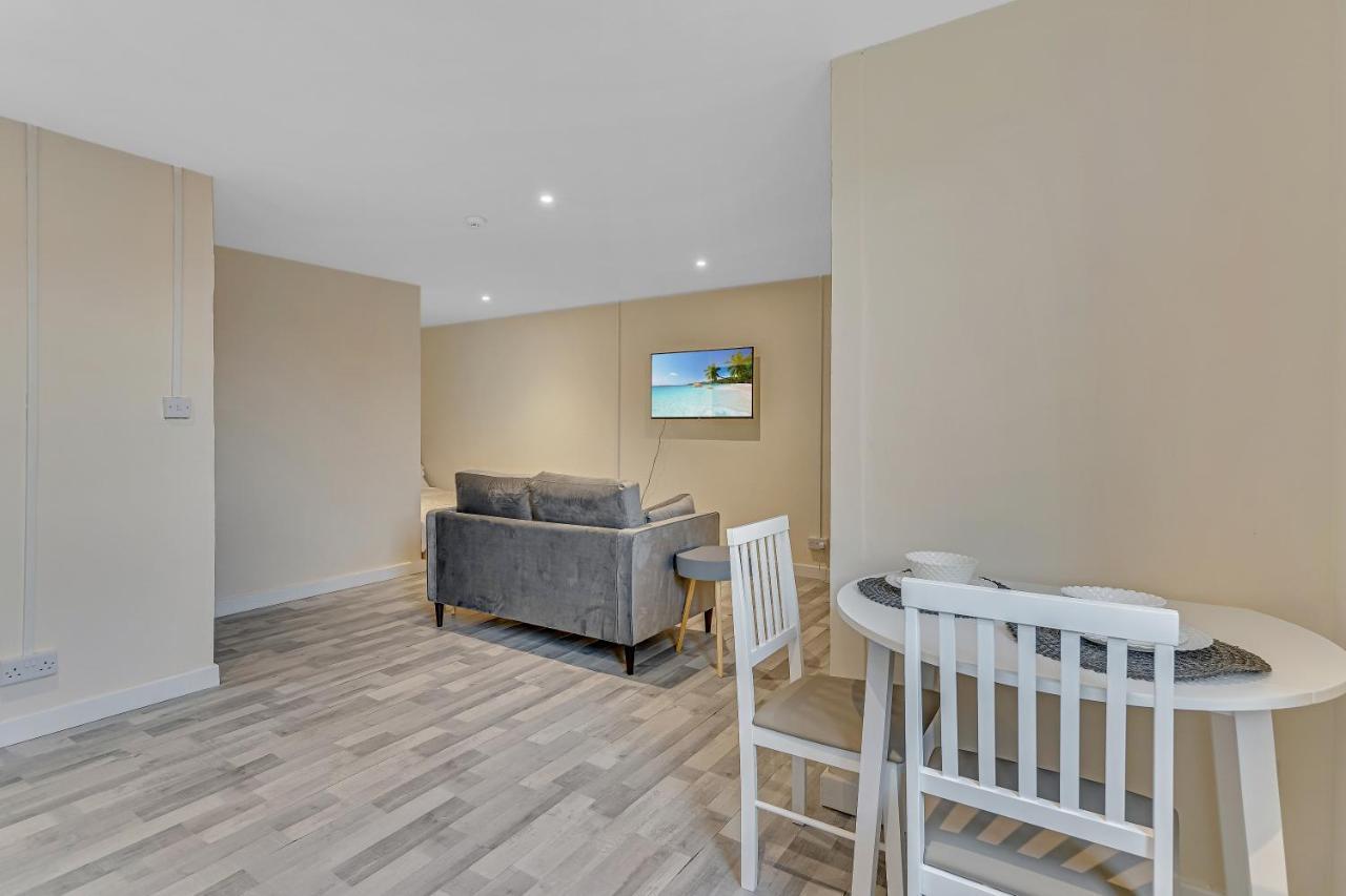 Suites By Rehoboth - Overcomers- Deptford Londra Exterior foto