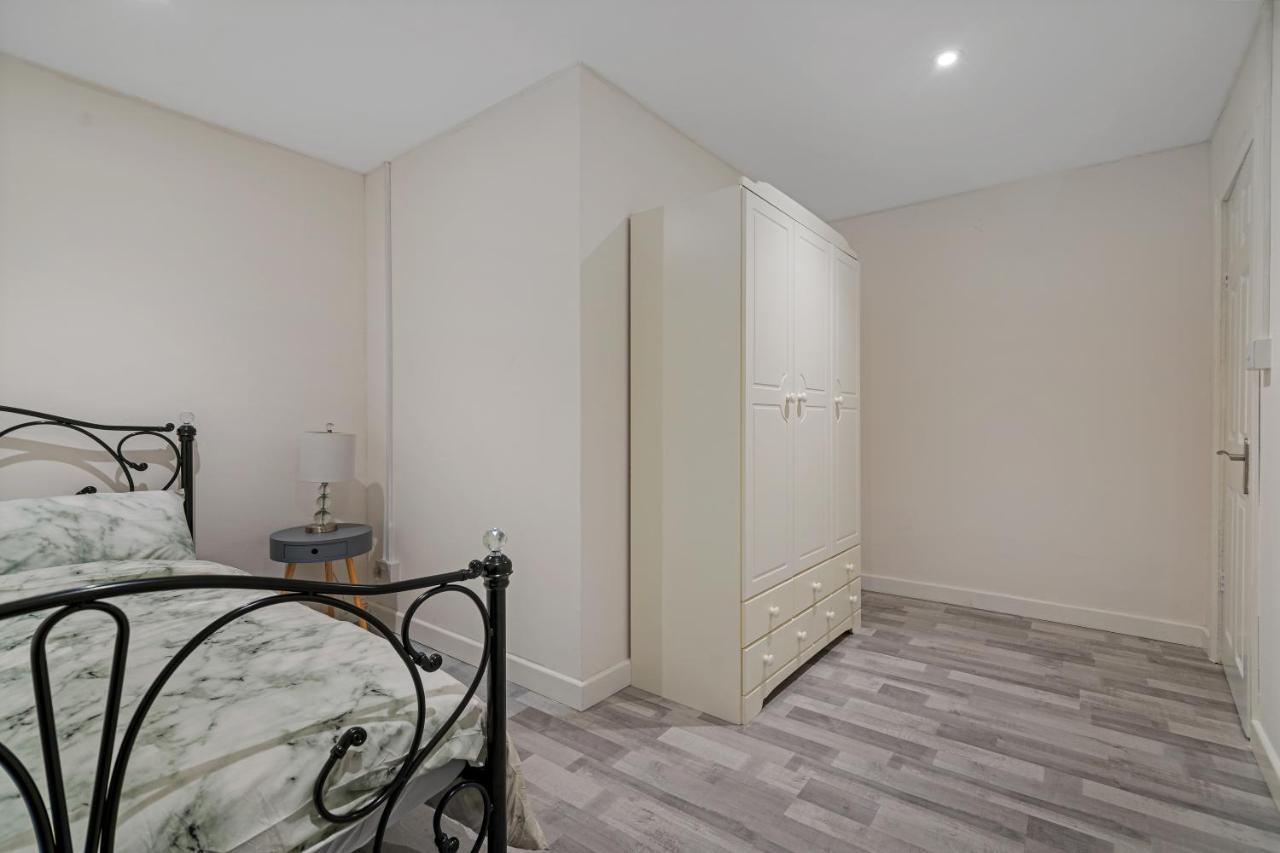 Suites By Rehoboth - Overcomers- Deptford Londra Exterior foto